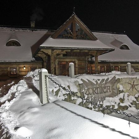 Hotel Zornica Poczesna Bagian luar foto