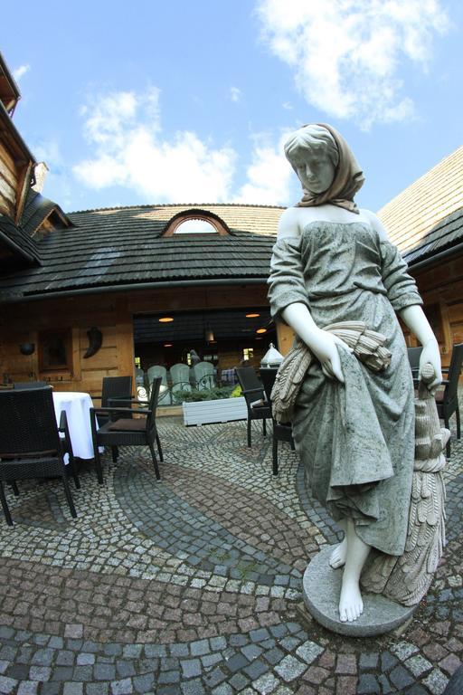 Hotel Zornica Poczesna Bagian luar foto