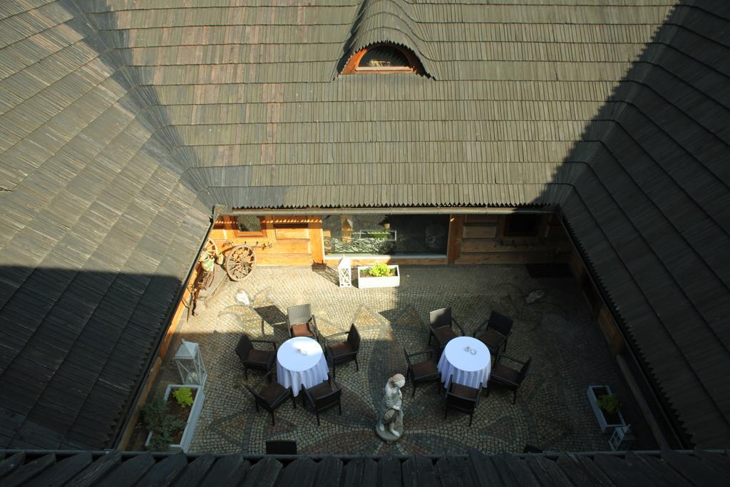 Hotel Zornica Poczesna Bagian luar foto