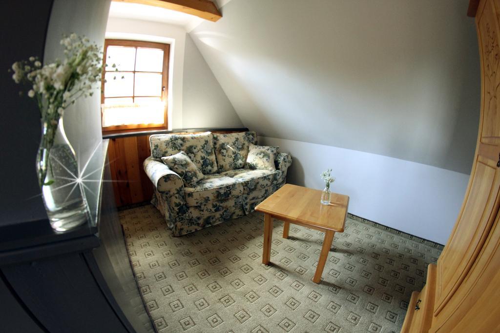 Hotel Zornica Poczesna Bagian luar foto