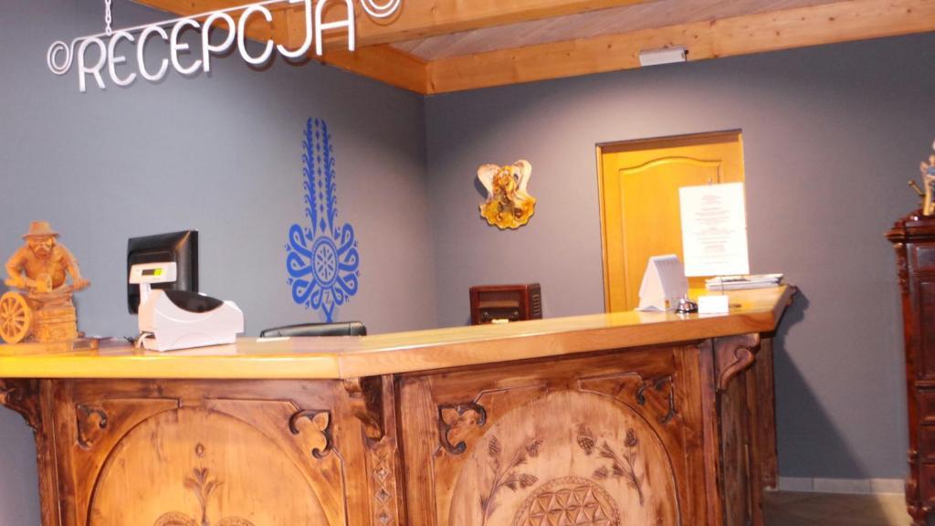 Hotel Zornica Poczesna Bagian luar foto